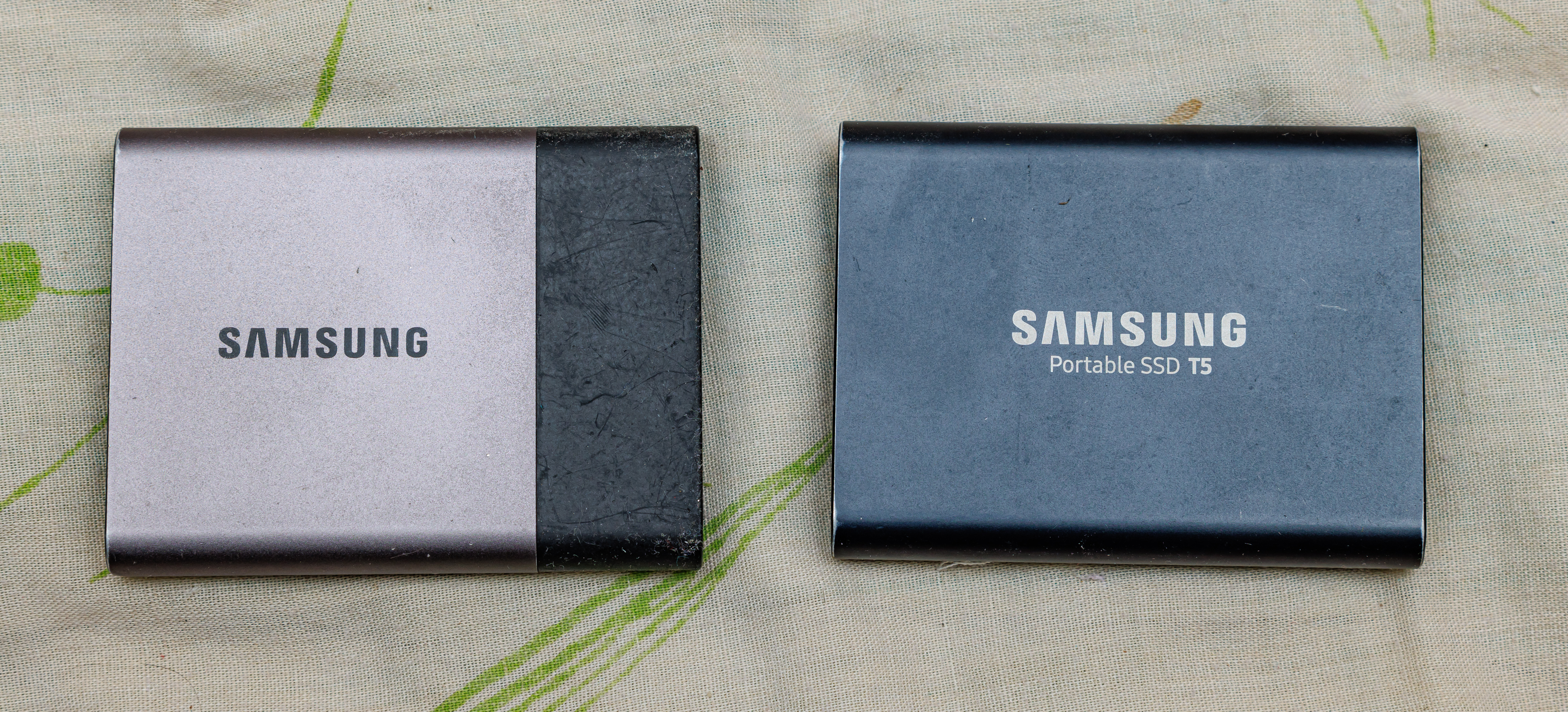 Samsung T3 500GB drive on left; other T5 drive on right excluded